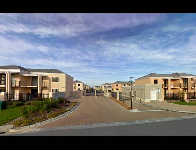 2 BEDROOM APARTMENT FOR SALE IN SOMERSET WEST